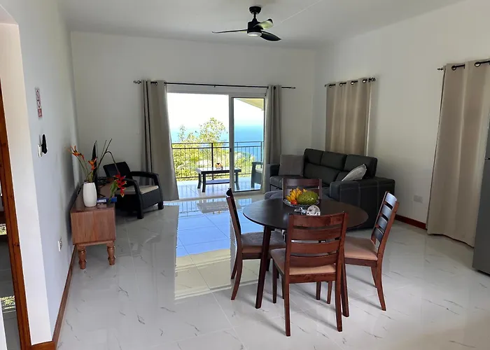 Tropical Garden Self Catering - Sea View Willa *
