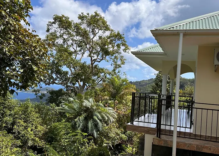 Tropical Garden Self Catering - Sea View *