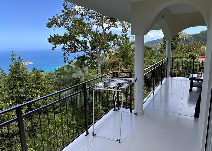 Tropical Garden Self Catering - Sea View Misere